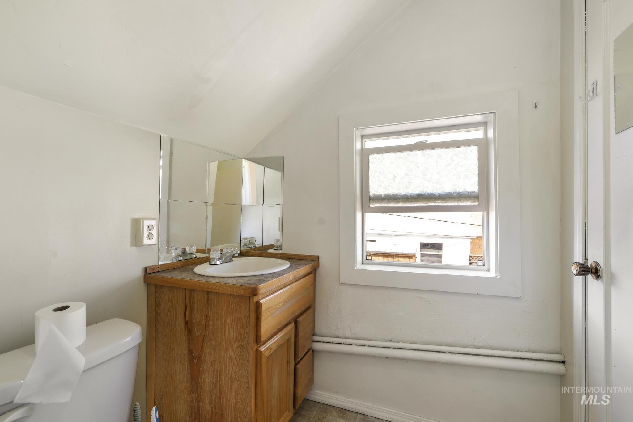 319/321 Idaho Street Property Photo 18
