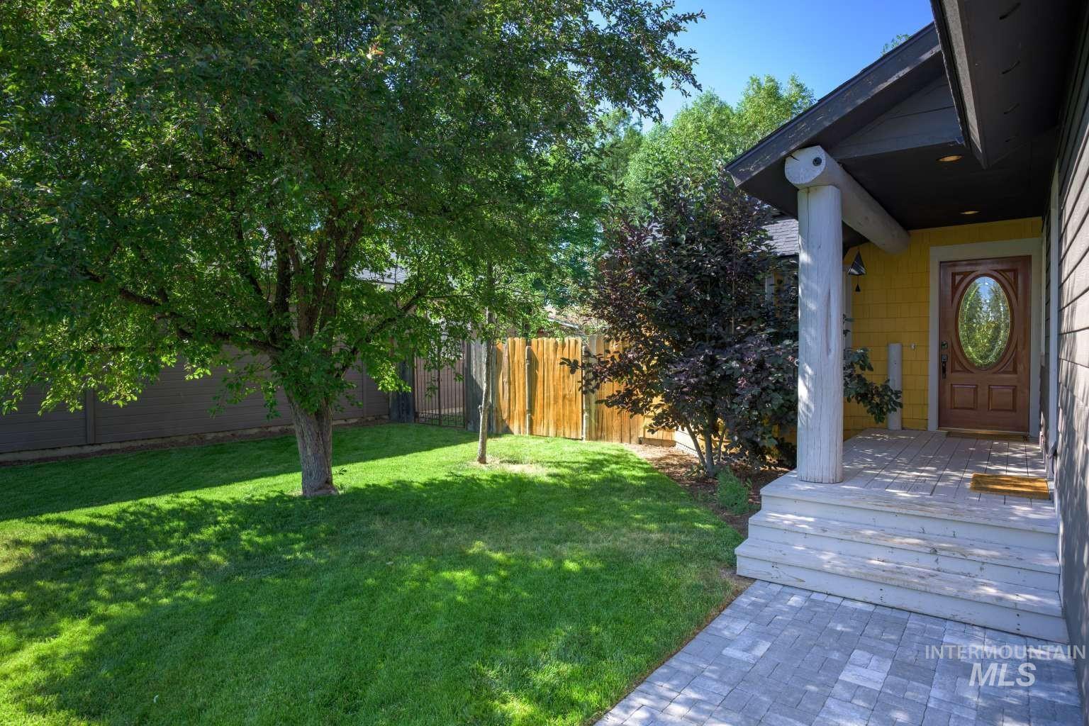 1021 Cherry Hill Dr Property Photo 2