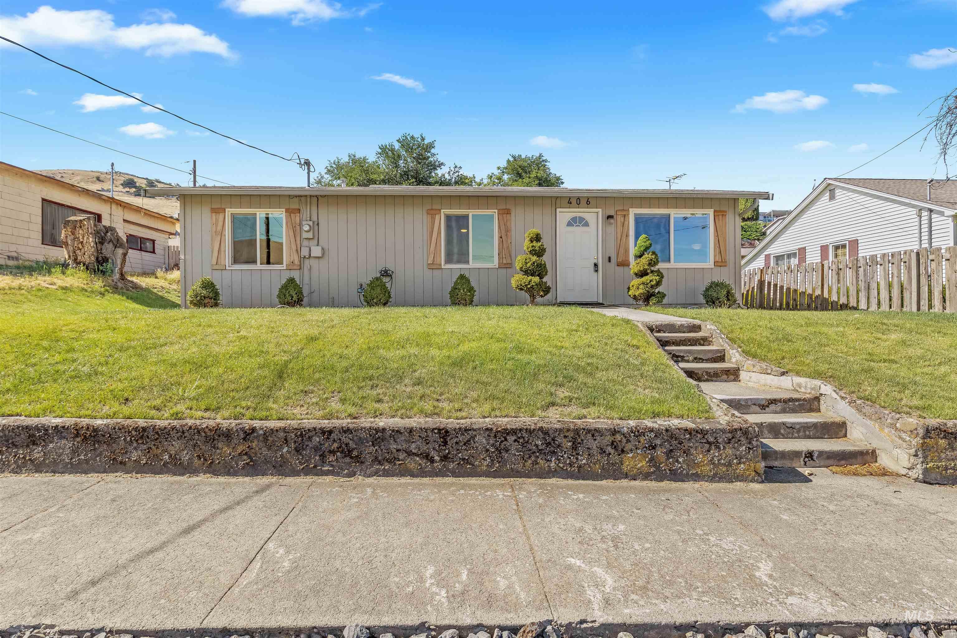 406 2nd Street Property Photo 1