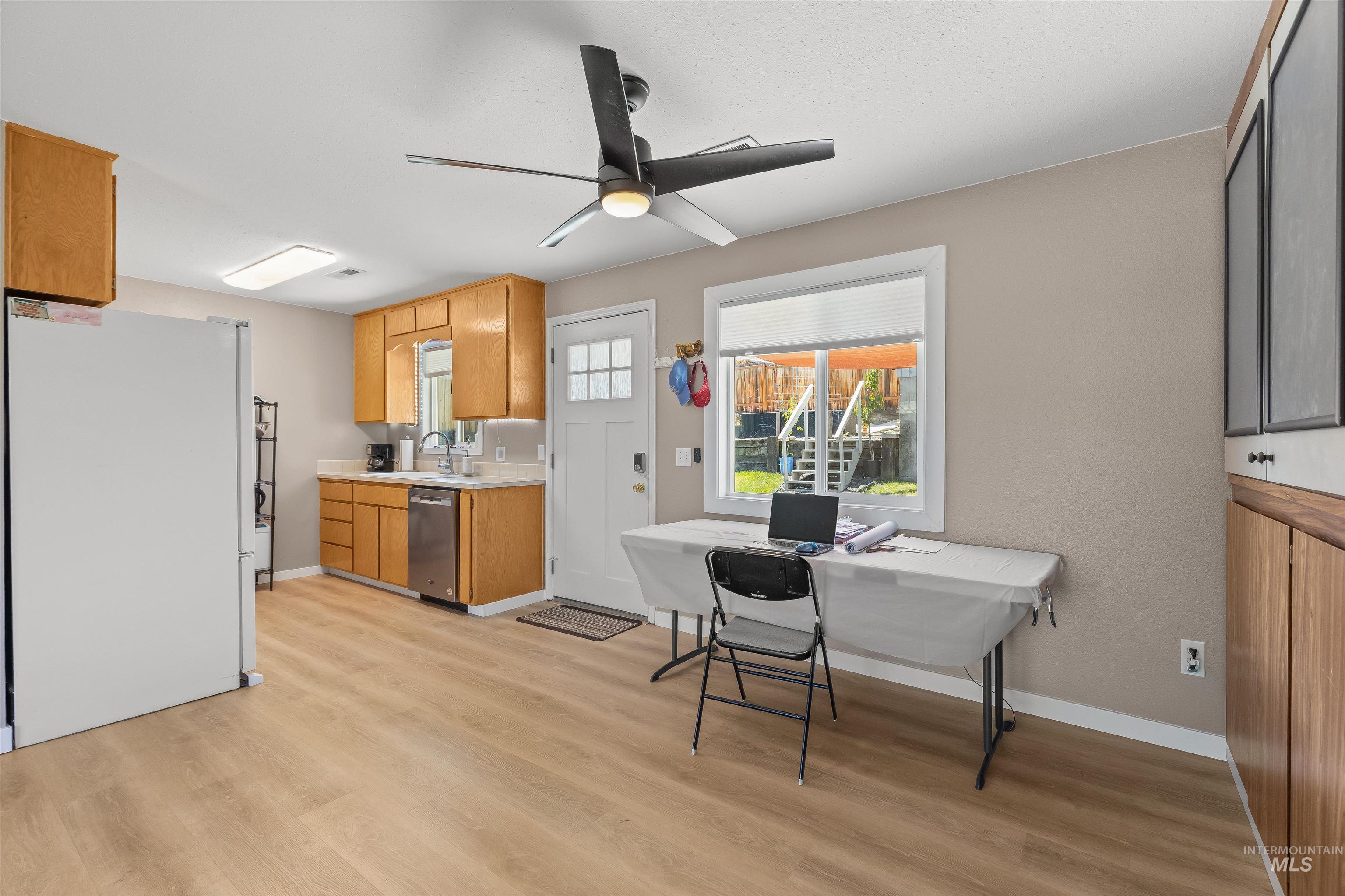 406 2nd Street Property Photo 7