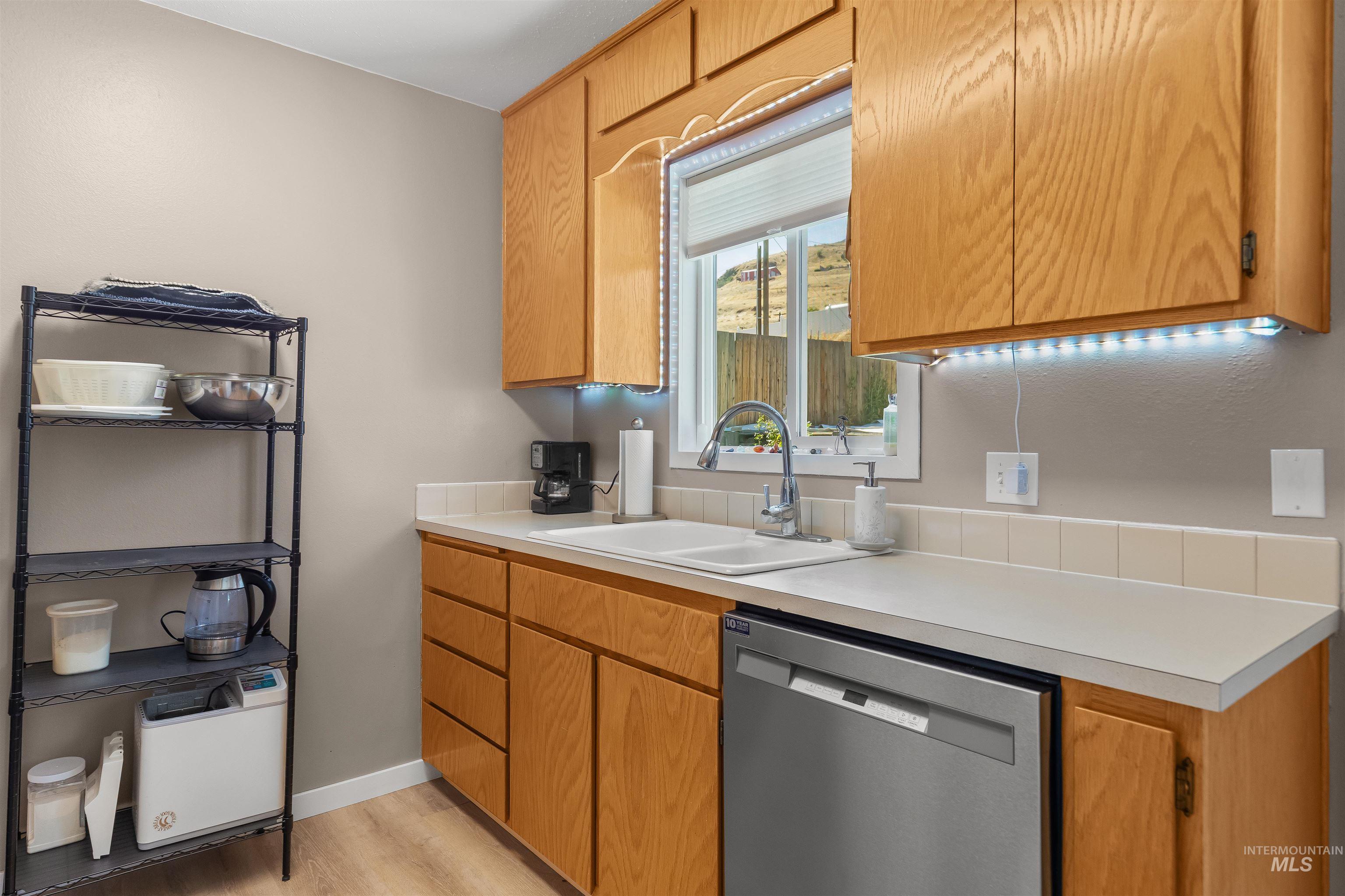 406 2nd Street Property Photo 8