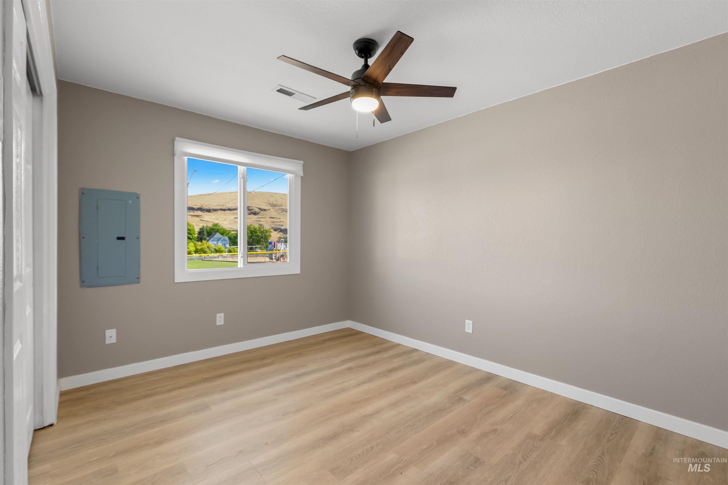 406 2nd Street Property Photo 11