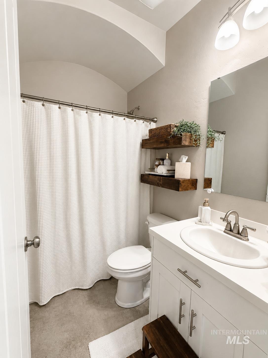 281 Glacier Meadows Way Property Photo 22