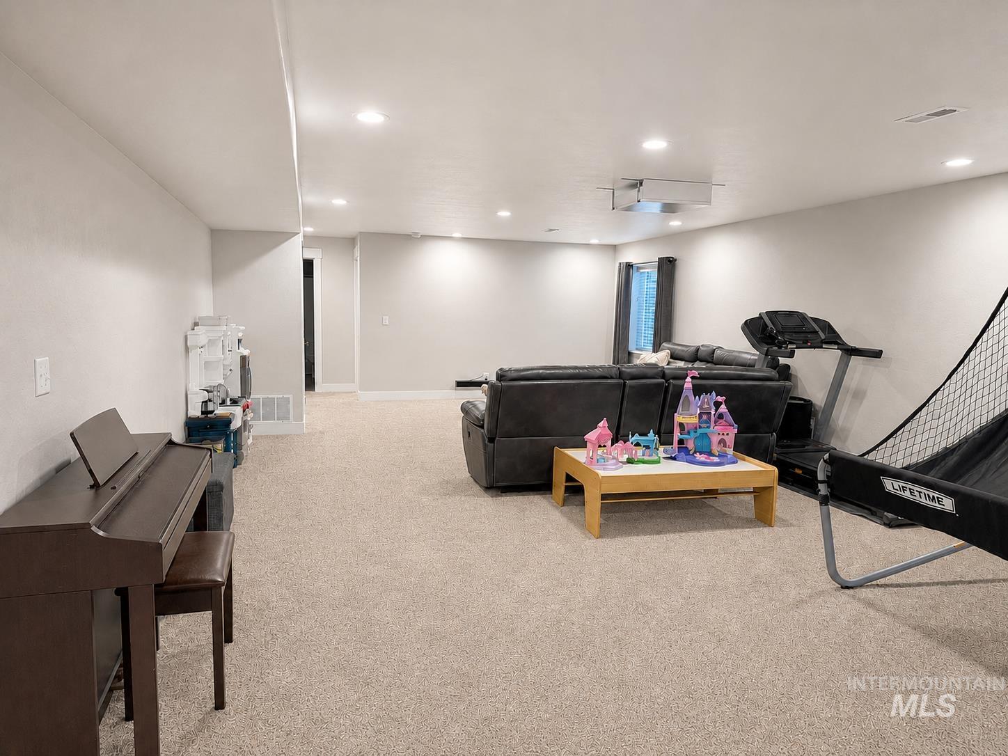 281 Glacier Meadows Way Property Photo 24