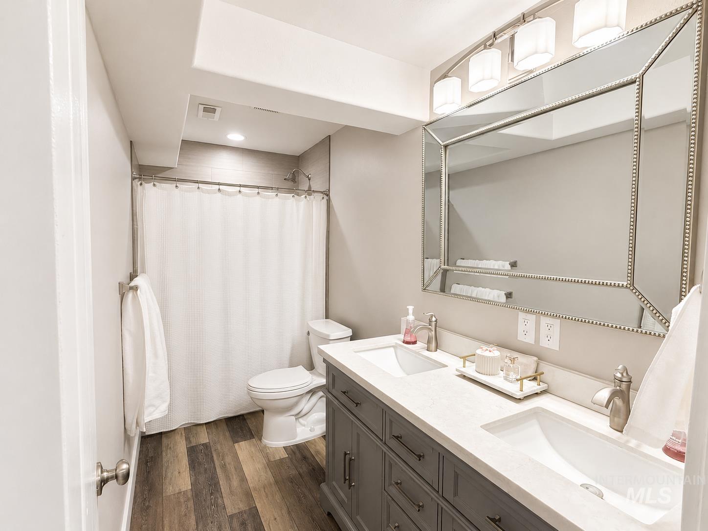 281 Glacier Meadows Way Property Photo 28