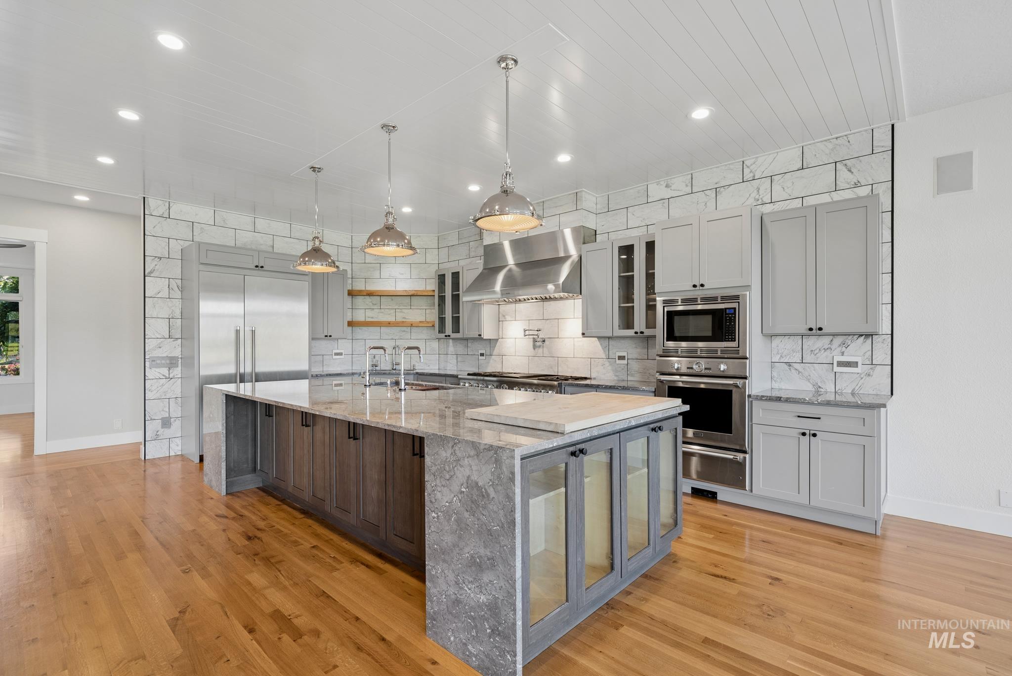 2050 S Artesian Rd Property Photo 13
