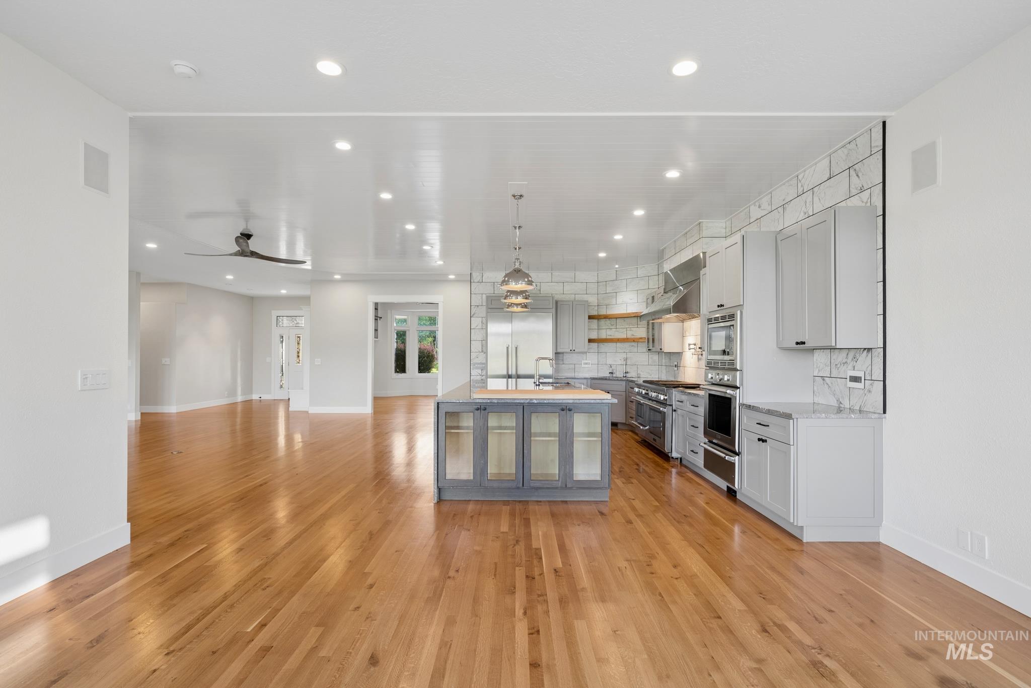 2050 S Artesian Rd Property Photo 17