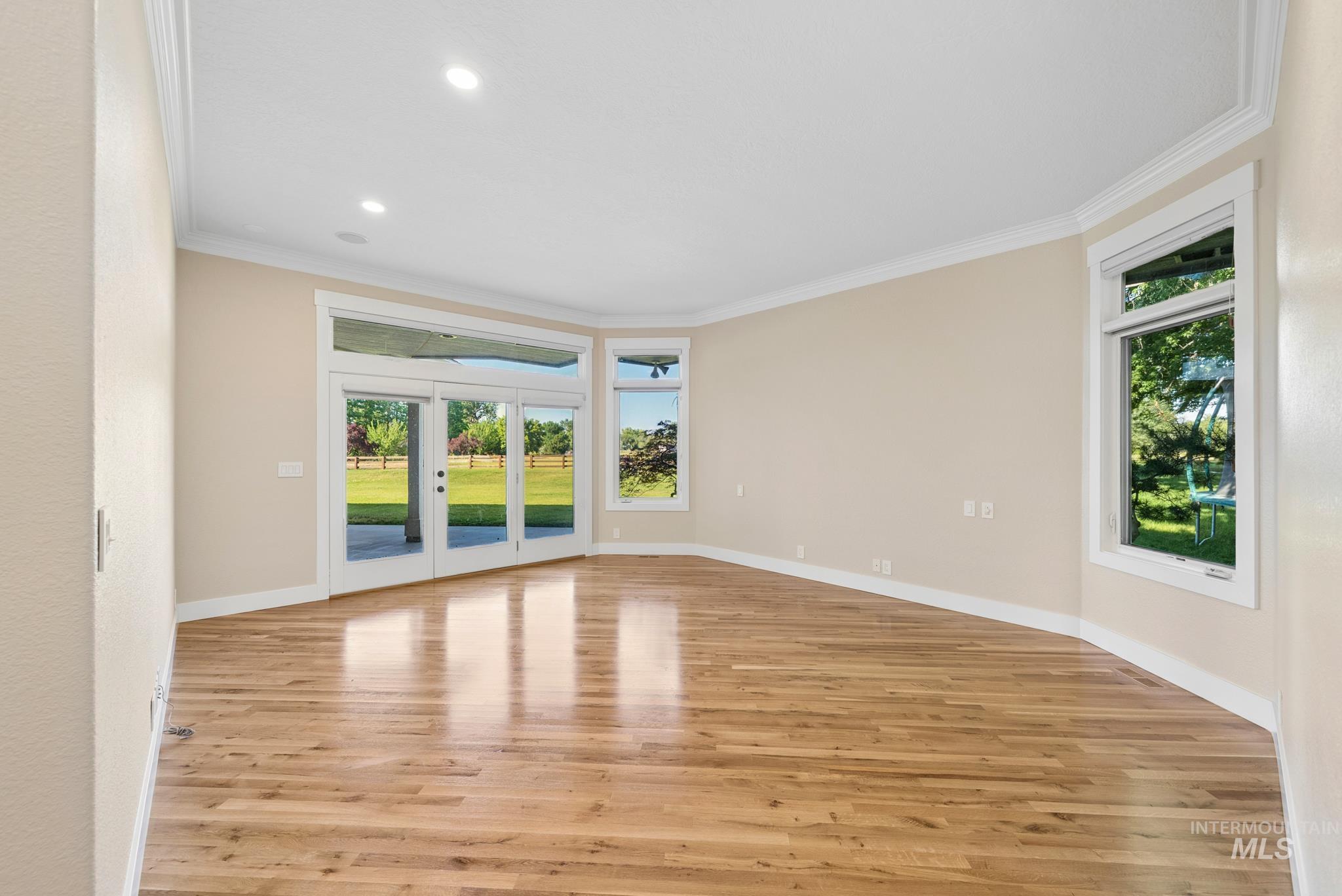 2050 S Artesian Rd Property Photo 23