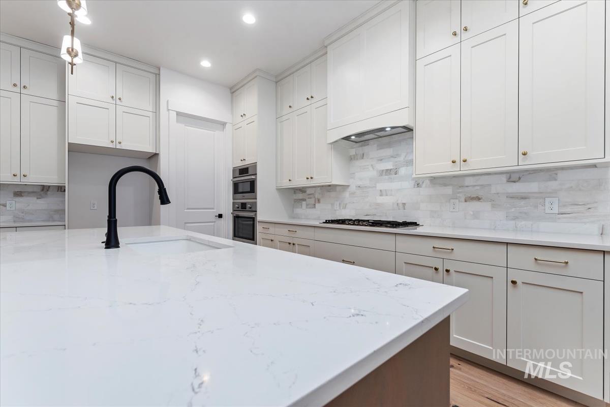 2138 N Ryde Ave. Property Photo 11