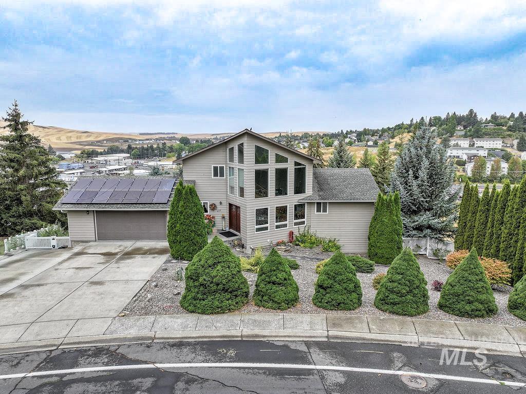 653 Indian Hills Drive Property Photo
