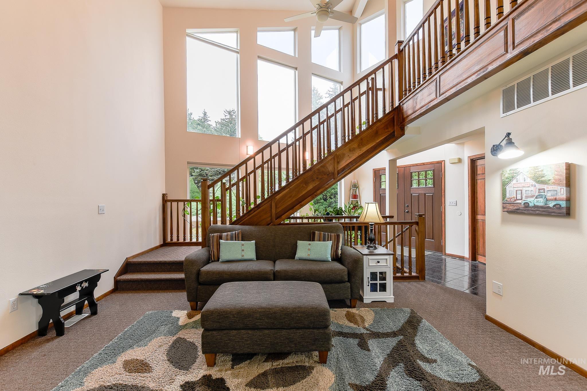 653 Indian Hills Drive Property Photo 7