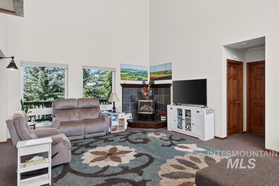 653 Indian Hills Drive Property Photo 10