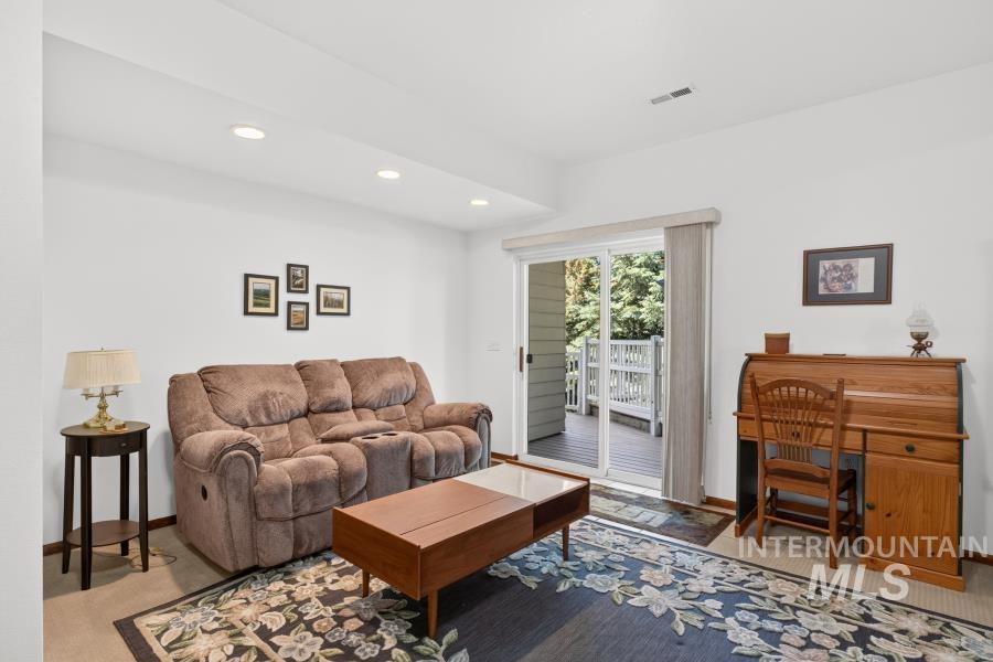 653 Indian Hills Drive Property Photo 31