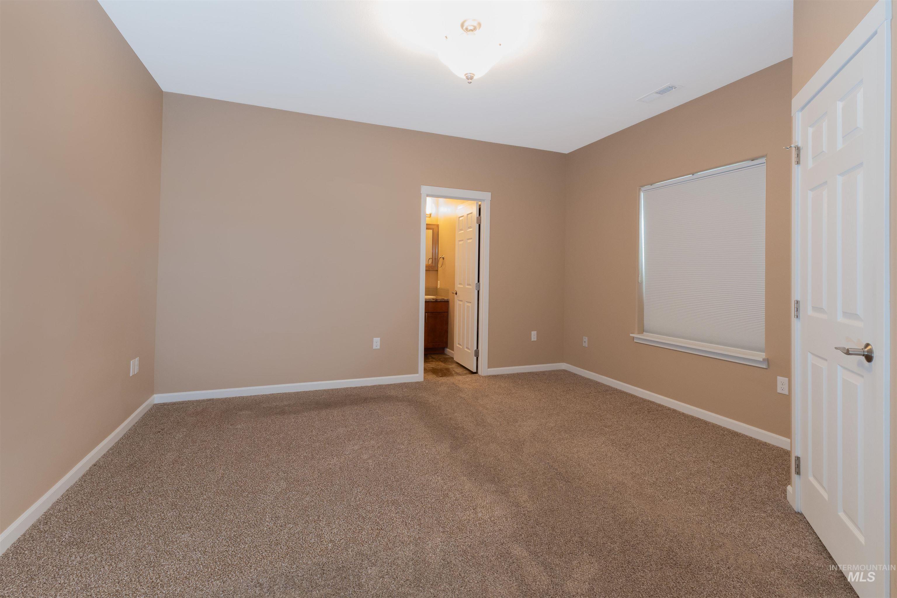 721 Linden Ave Property Photo 15