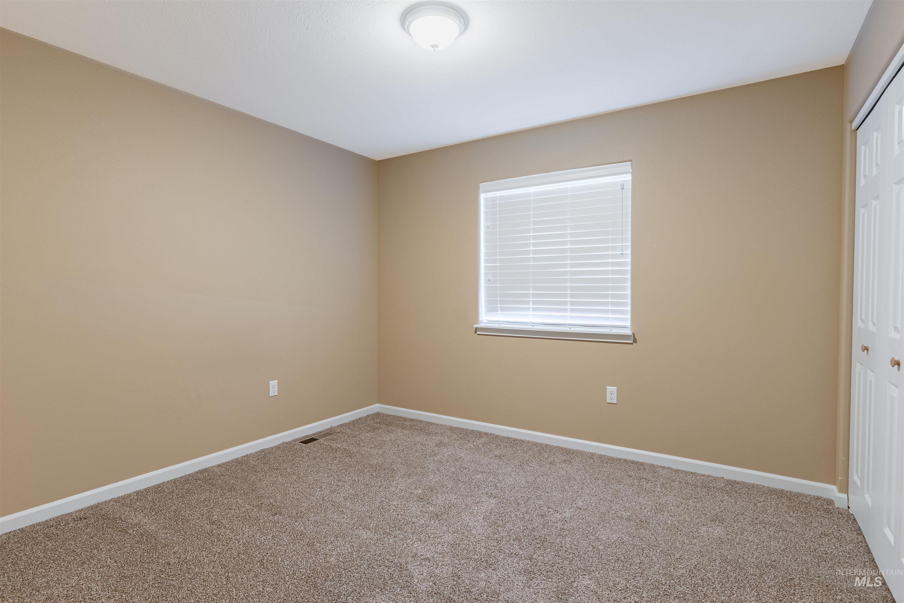 721 Linden Ave Property Photo 22