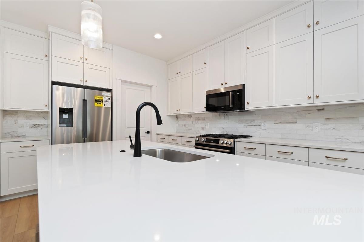 3411 Helios St. Property Photo 16
