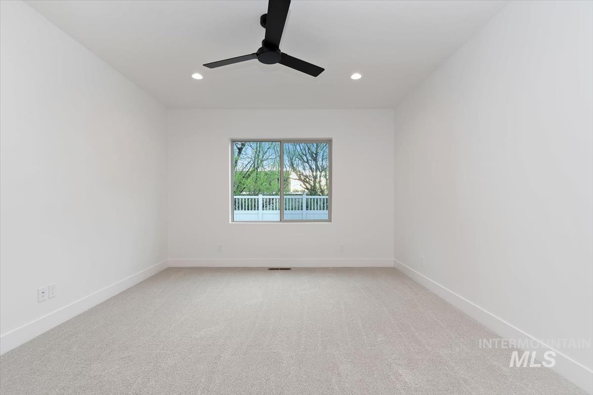3411 Helios St. Property Photo 24