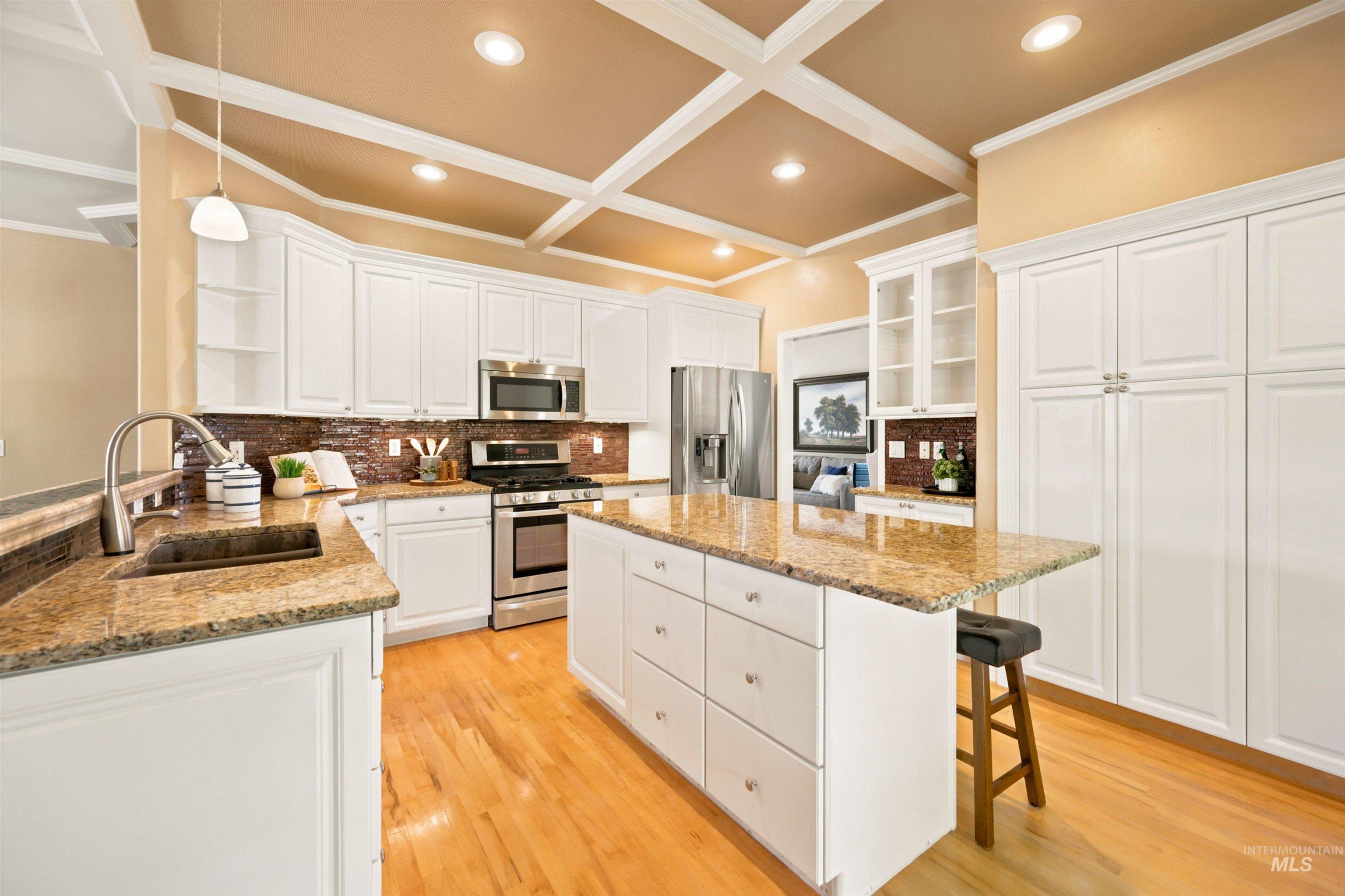 2468 E Heathfield Court Property Photo 3