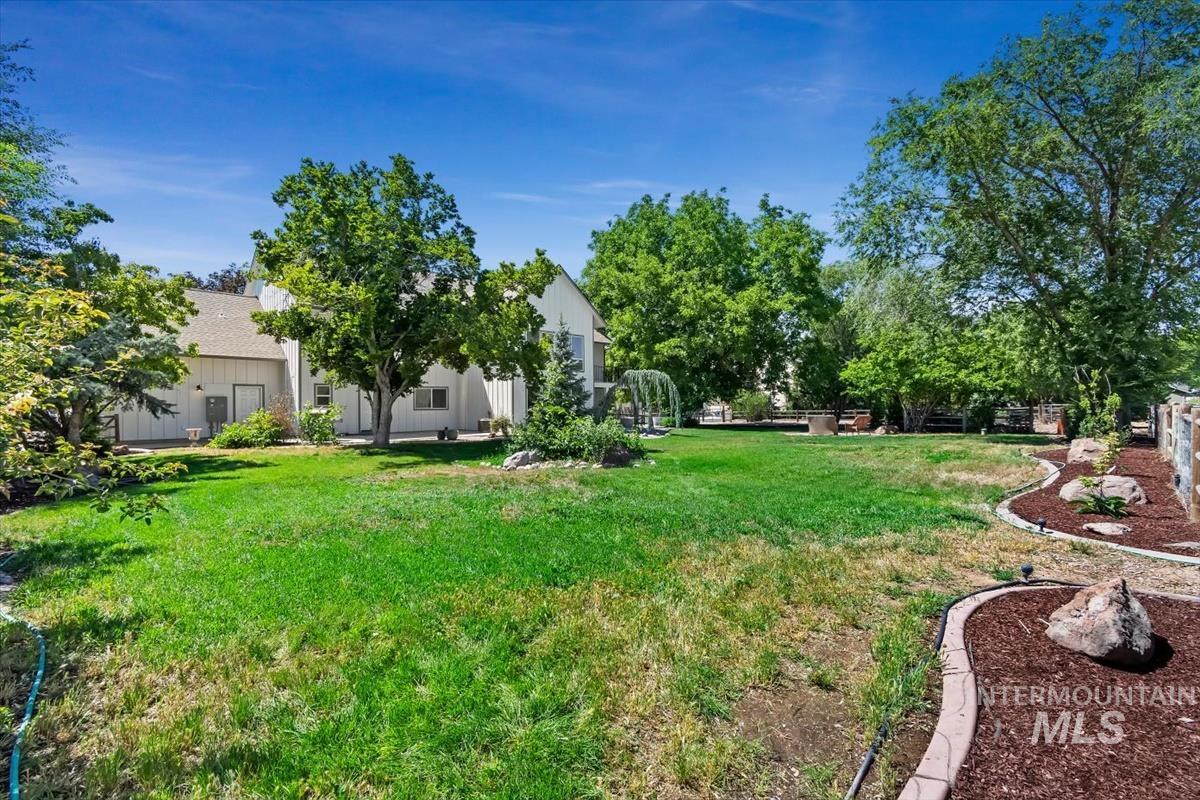 3040 N Duane Dr Property Photo 42