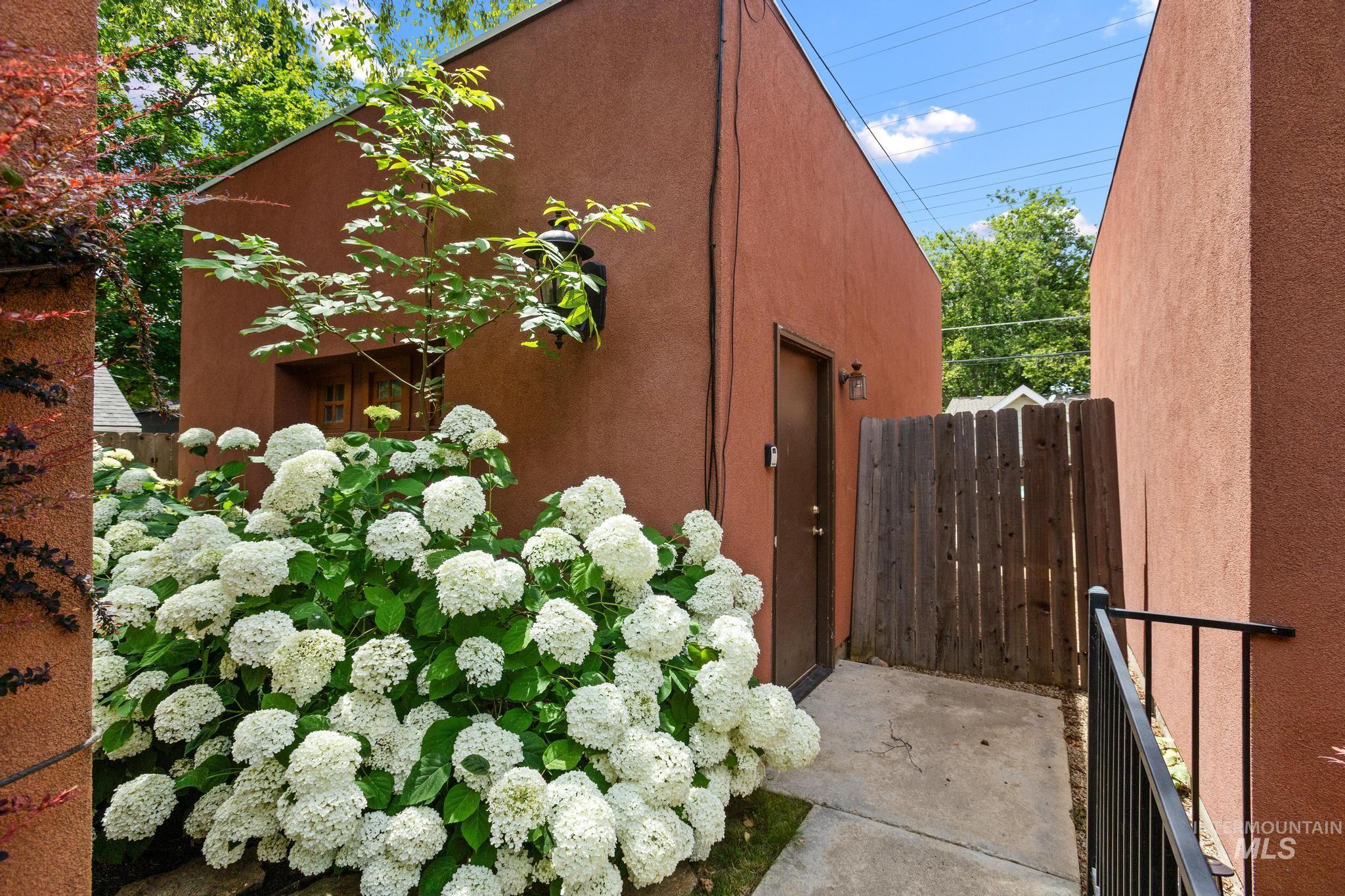 2105 N 33rd Property Photo 45