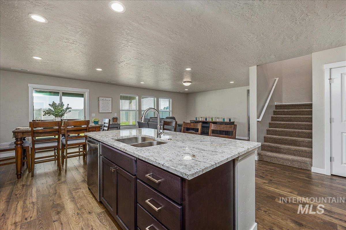 7482 E Edison St Property Photo 10