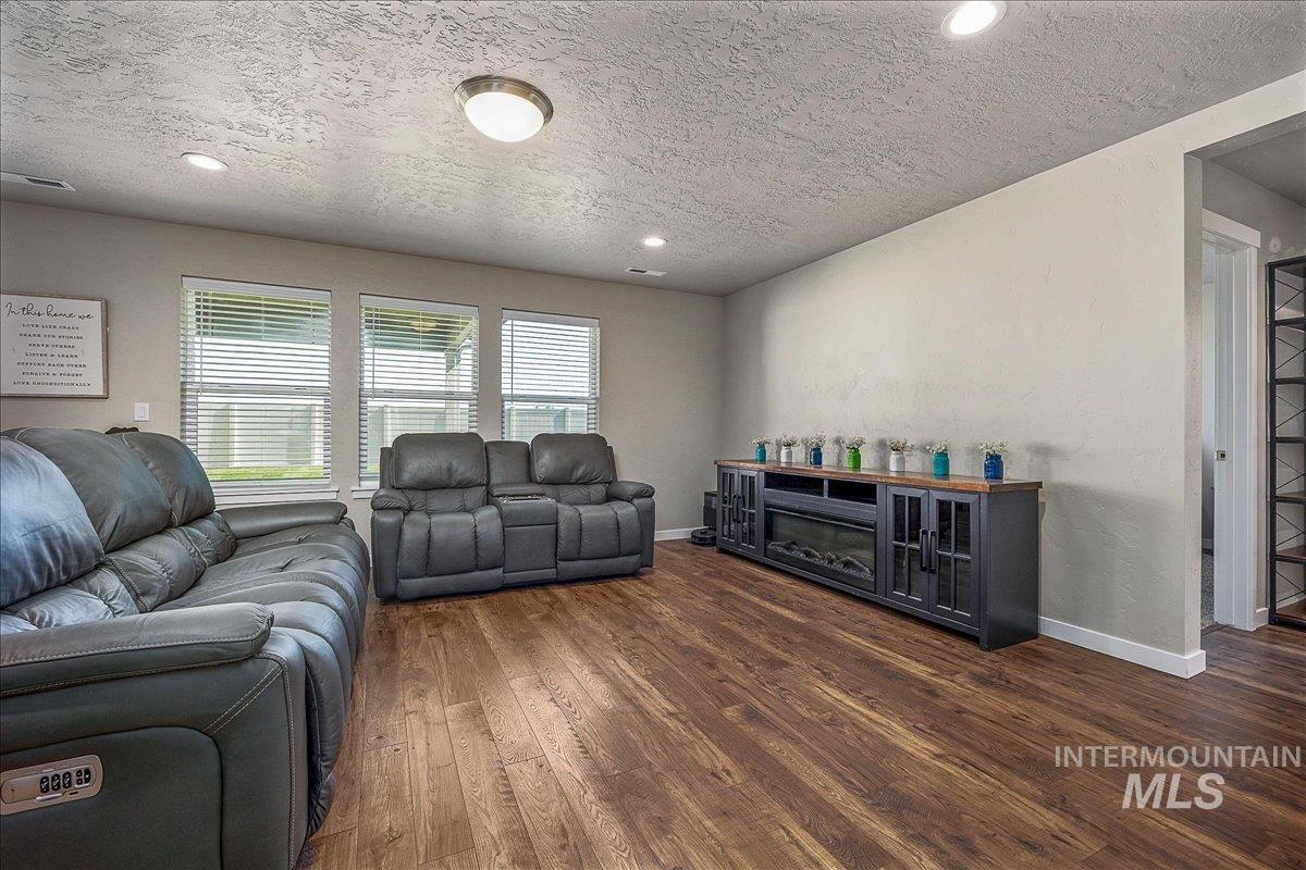 7482 E Edison St Property Photo 13