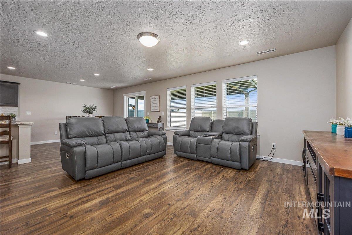 7482 E Edison St Property Photo 14