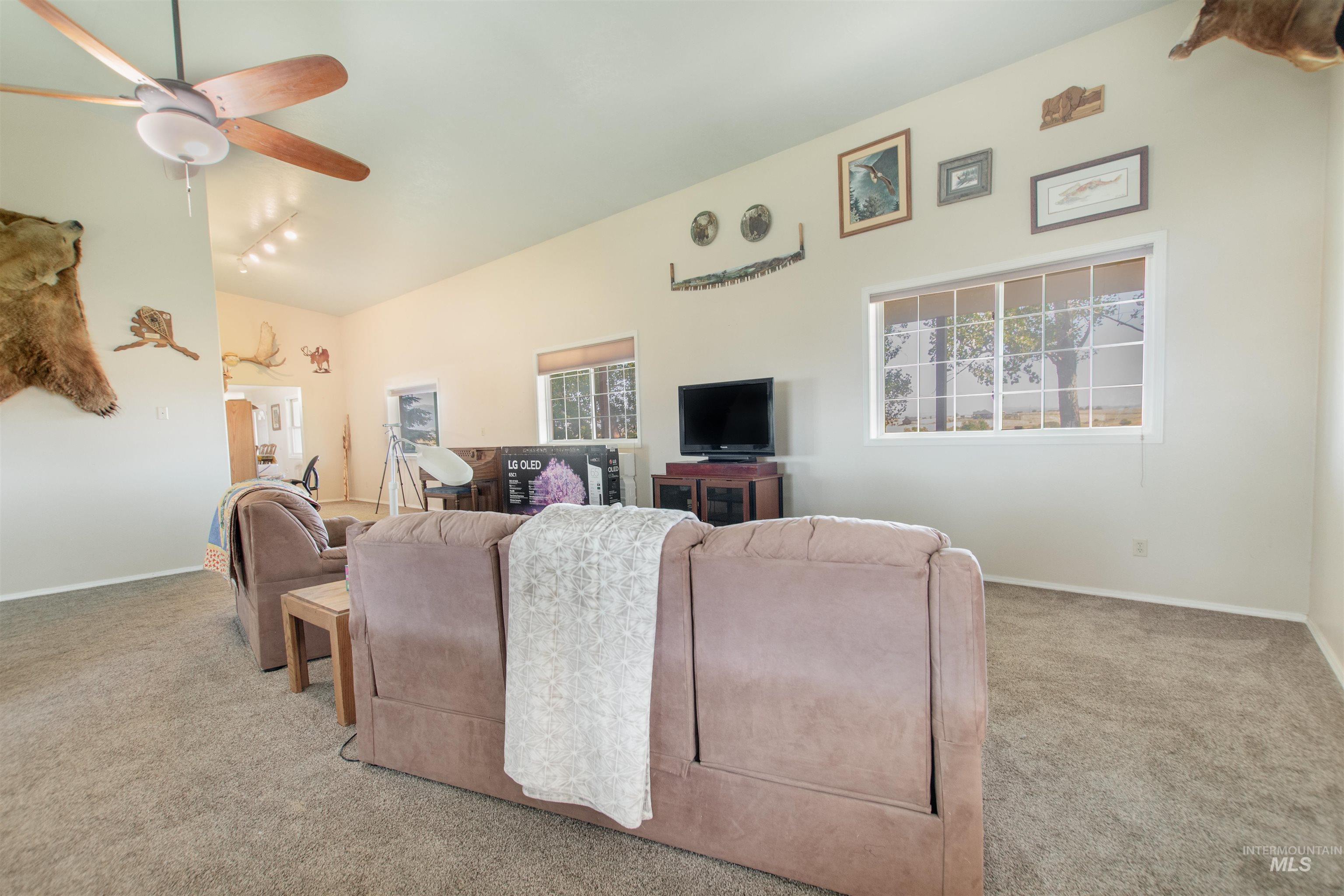 2270 Kilborn Lane Property Photo 14
