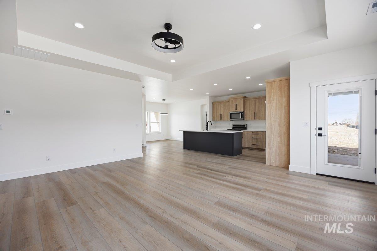 1516 Tule Dr. Property Photo 8