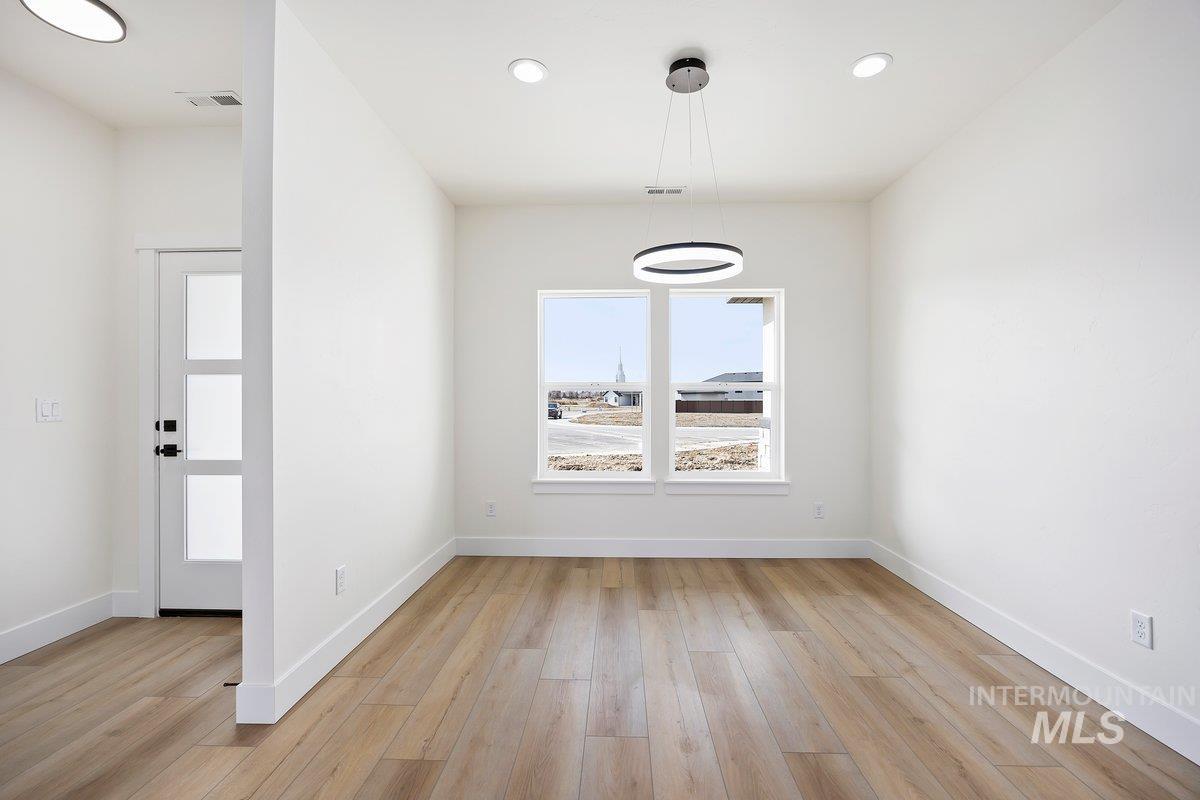 1516 Tule Dr. Property Photo 17