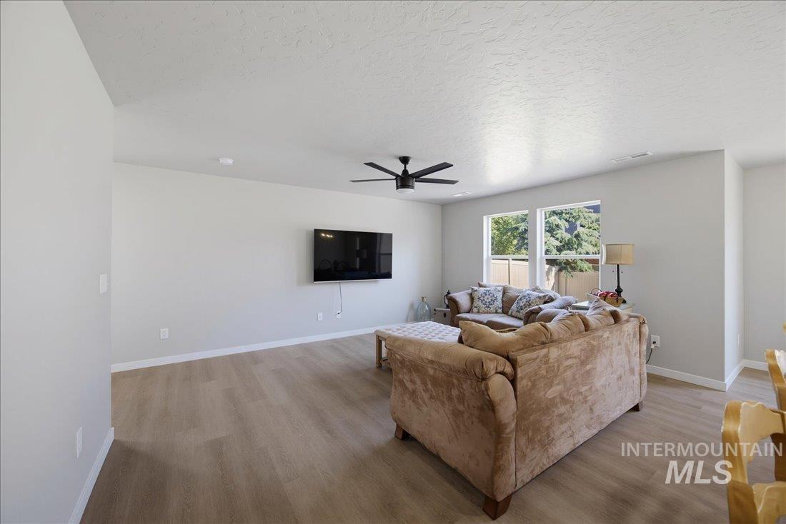 2765 E Jasmine St Property Photo 10