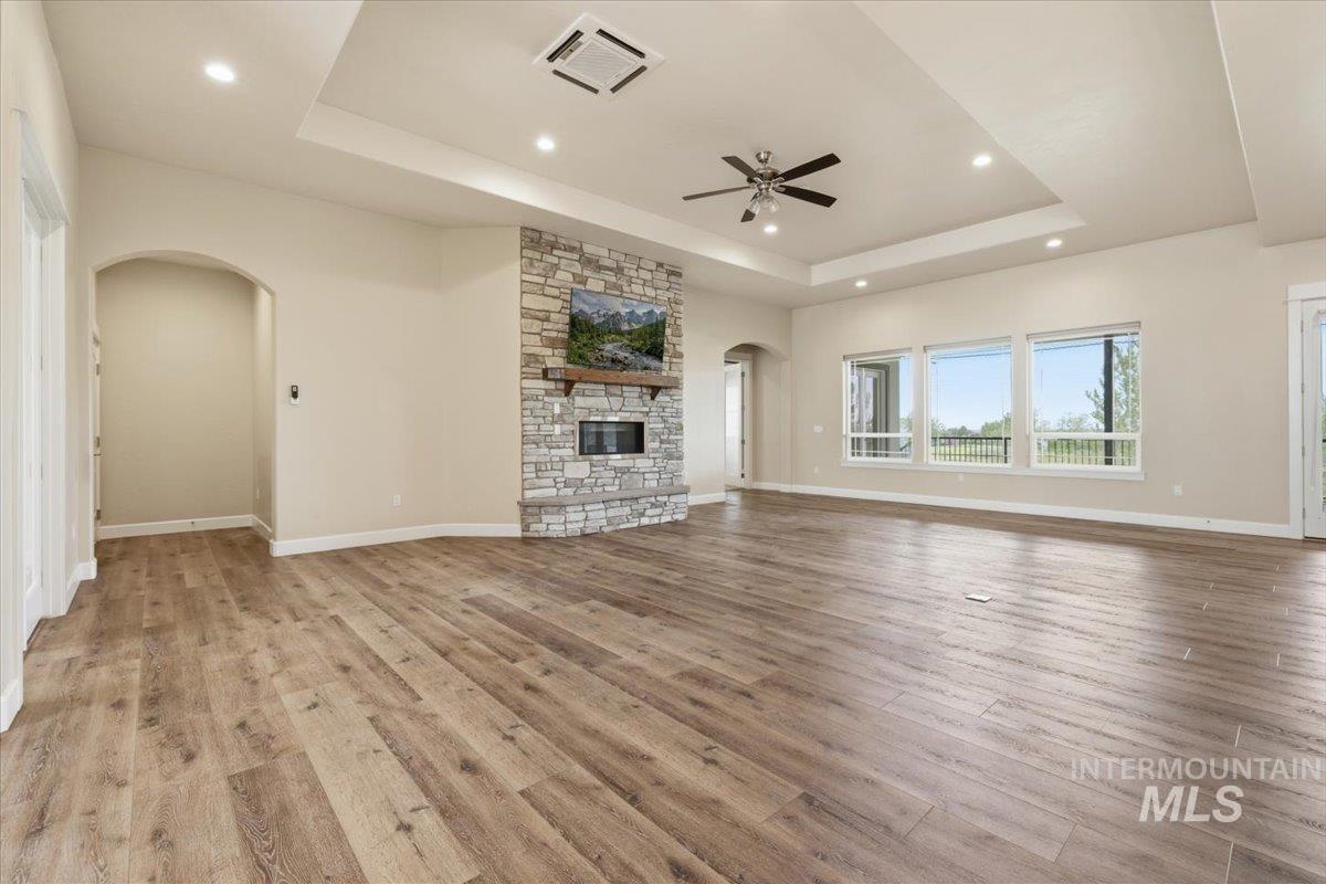11274 W Royal Ridge Ct Property Photo 9