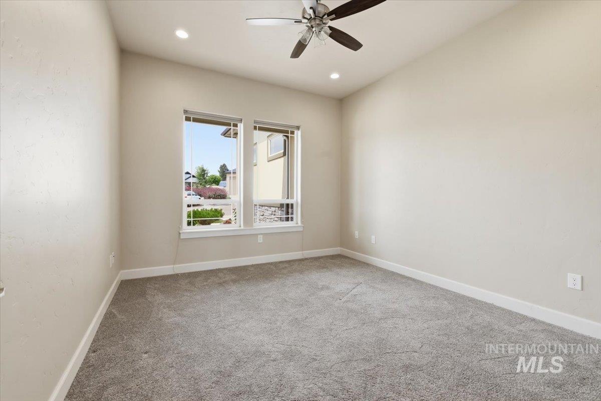 11274 W Royal Ridge Ct Property Photo 14