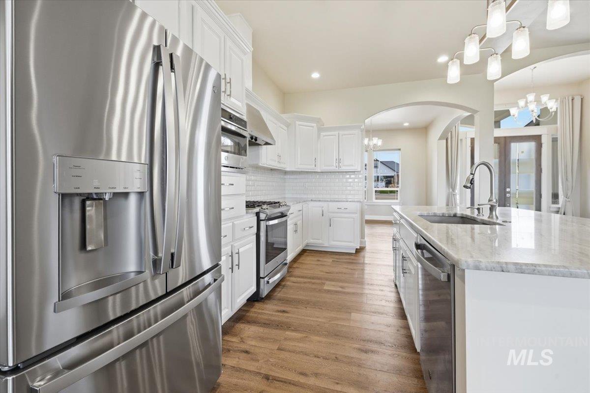11274 W Royal Ridge Ct Property Photo 18