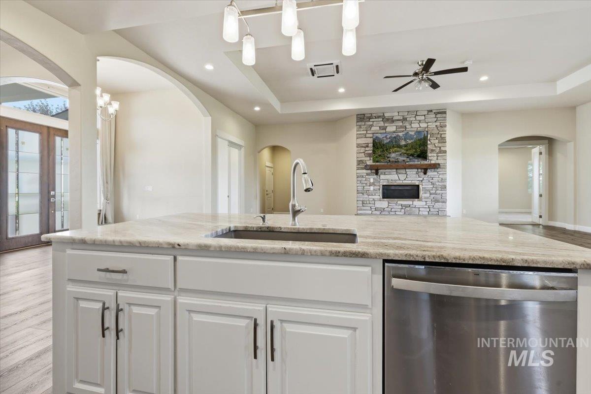 11274 W Royal Ridge Ct Property Photo 19