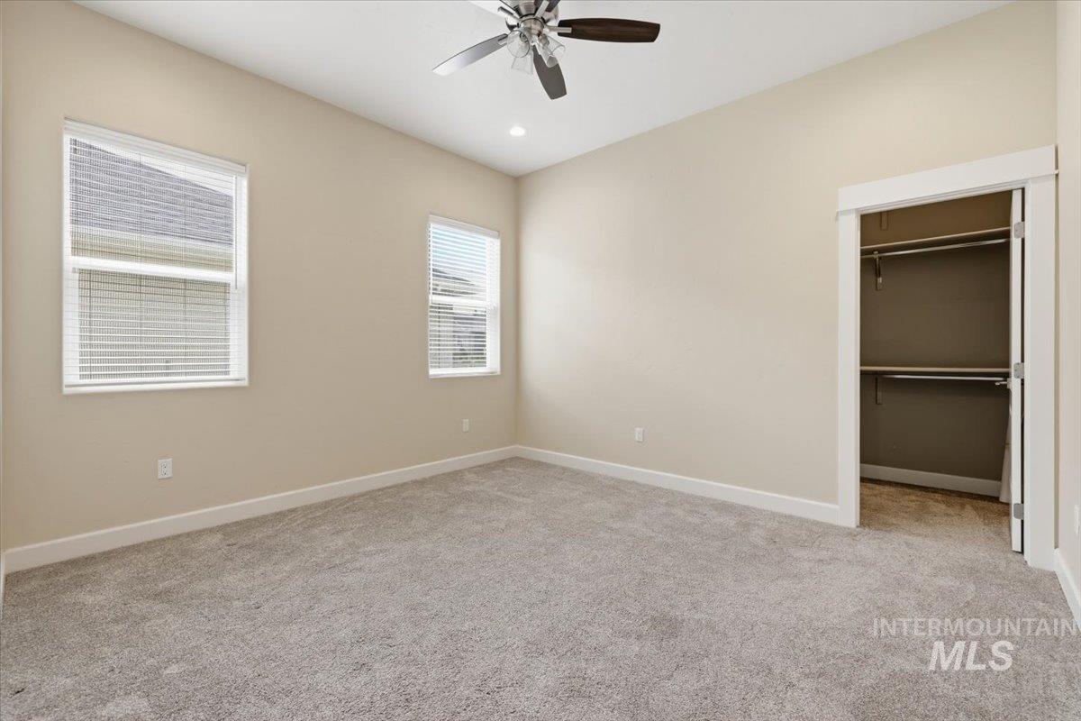 11274 W Royal Ridge Ct Property Photo 27