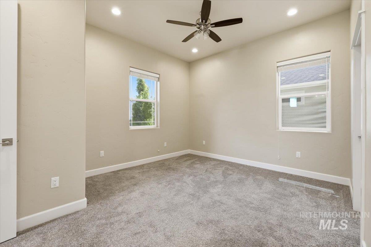 11274 W Royal Ridge Ct Property Photo 33
