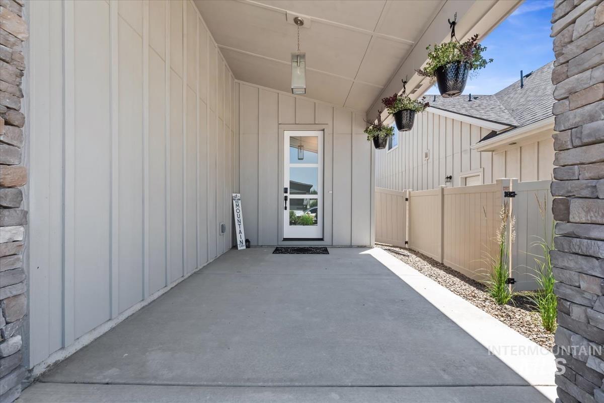 1495 W Fluorite St Property Photo 5