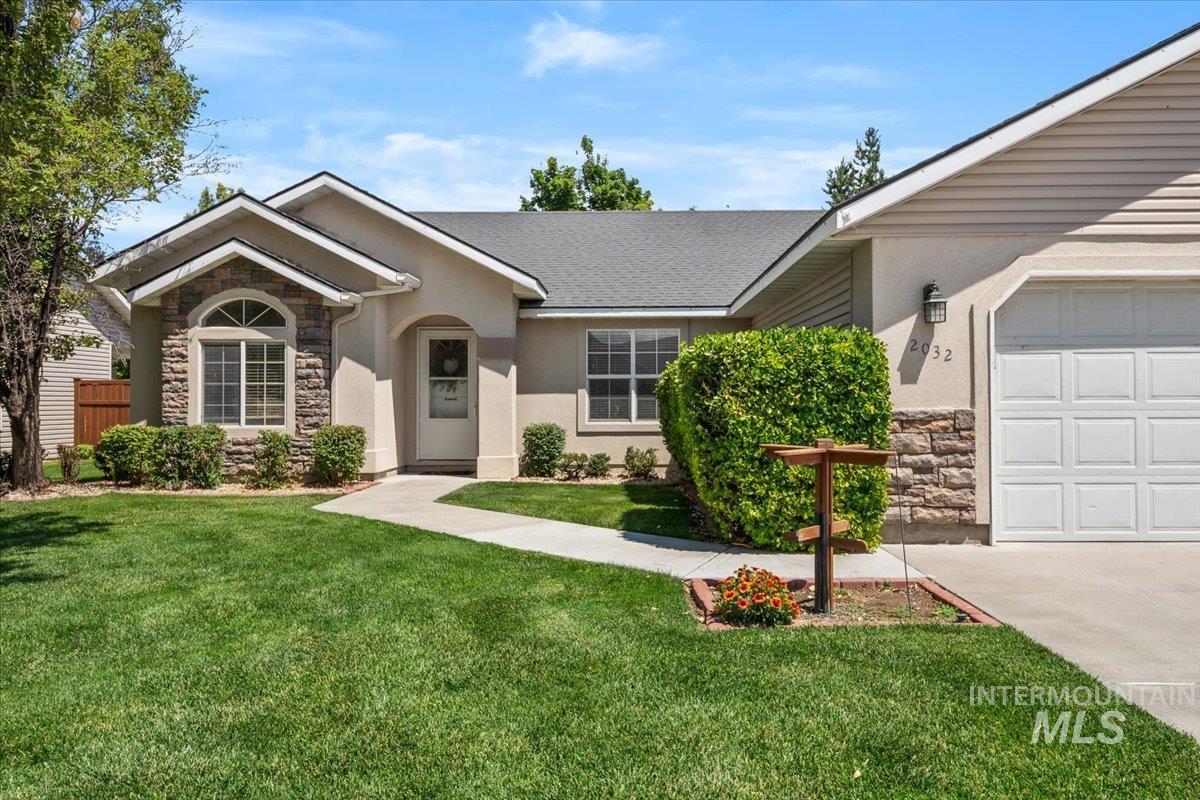 2032 Talus Loop Property Photo 1