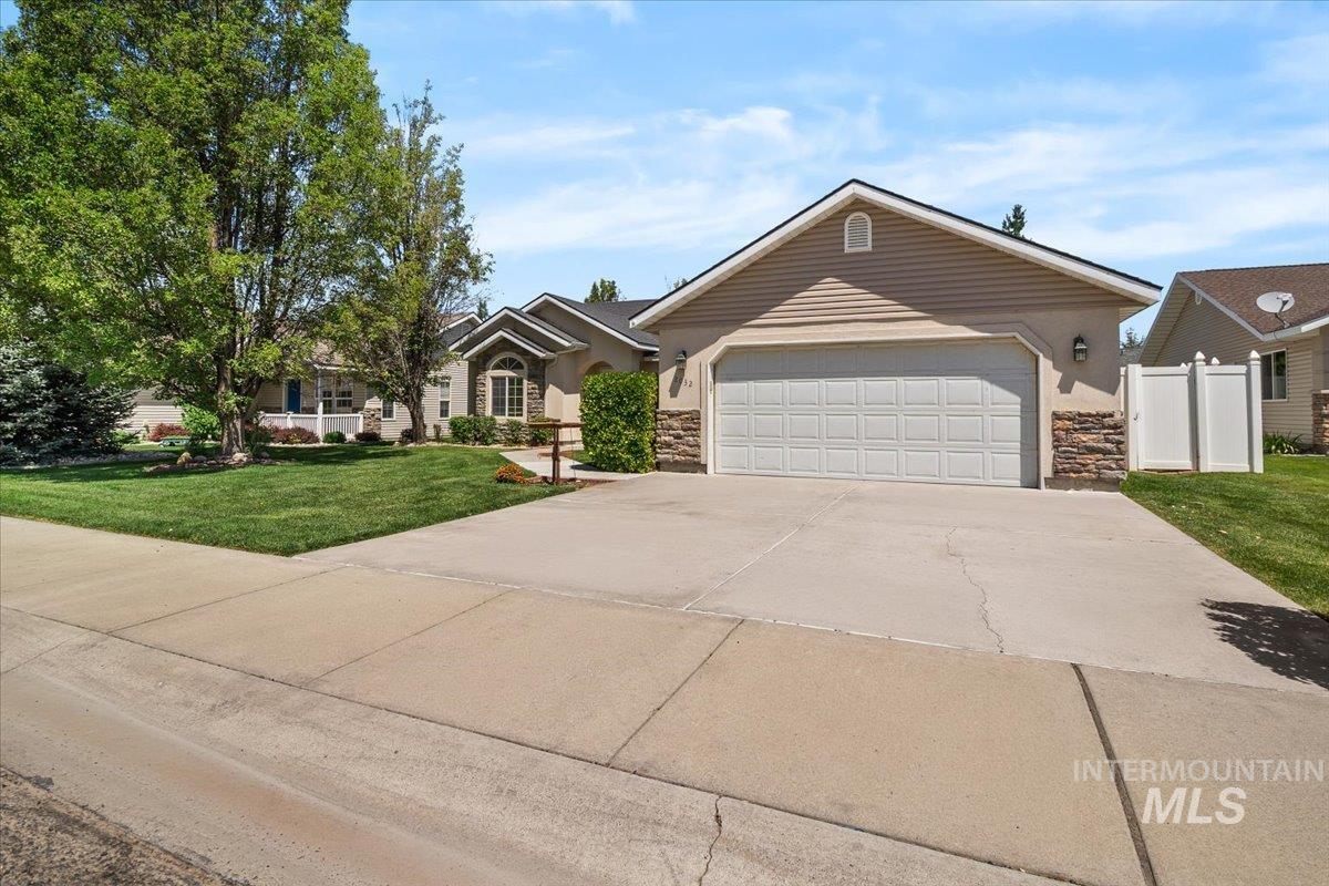 2032 Talus Loop Property Photo 5
