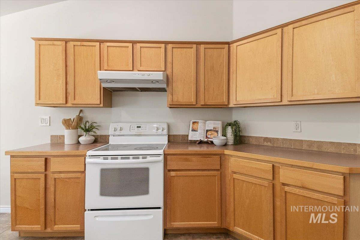 2032 Talus Loop Property Photo 16