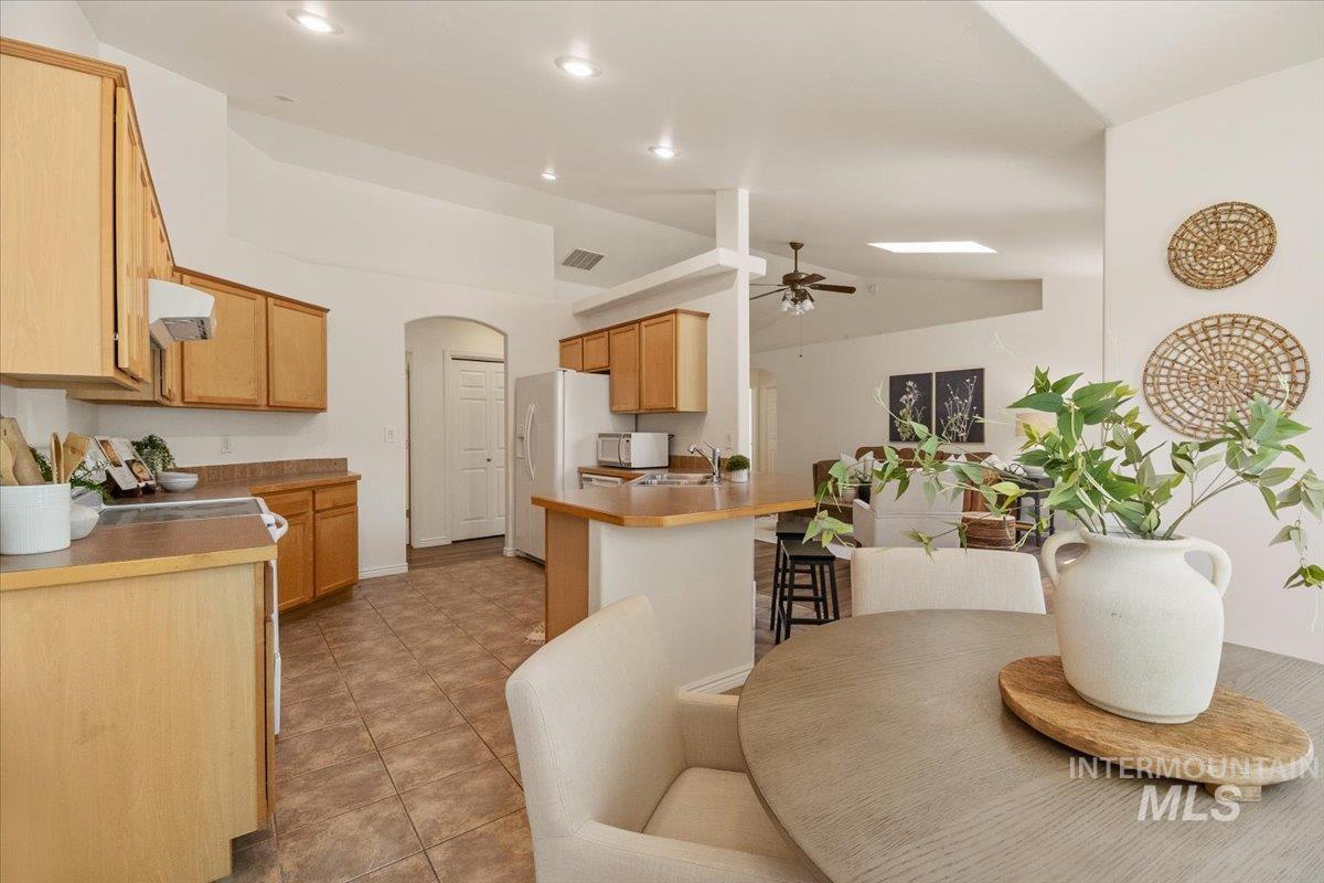 2032 Talus Loop Property Photo 21