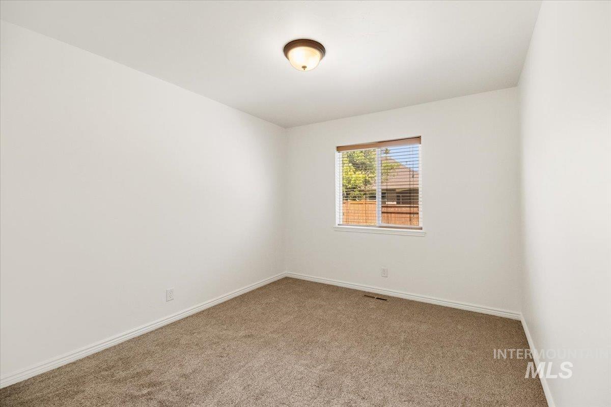 2032 Talus Loop Property Photo 24