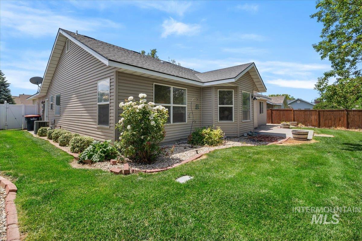 2032 Talus Loop Property Photo 43