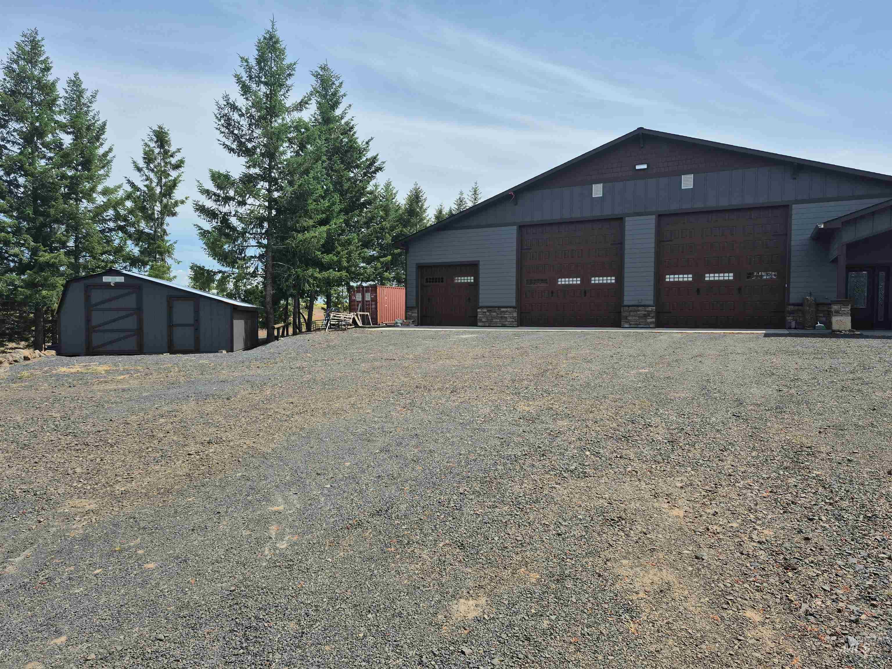 1044 Clemenhagen Rd Property Photo 2