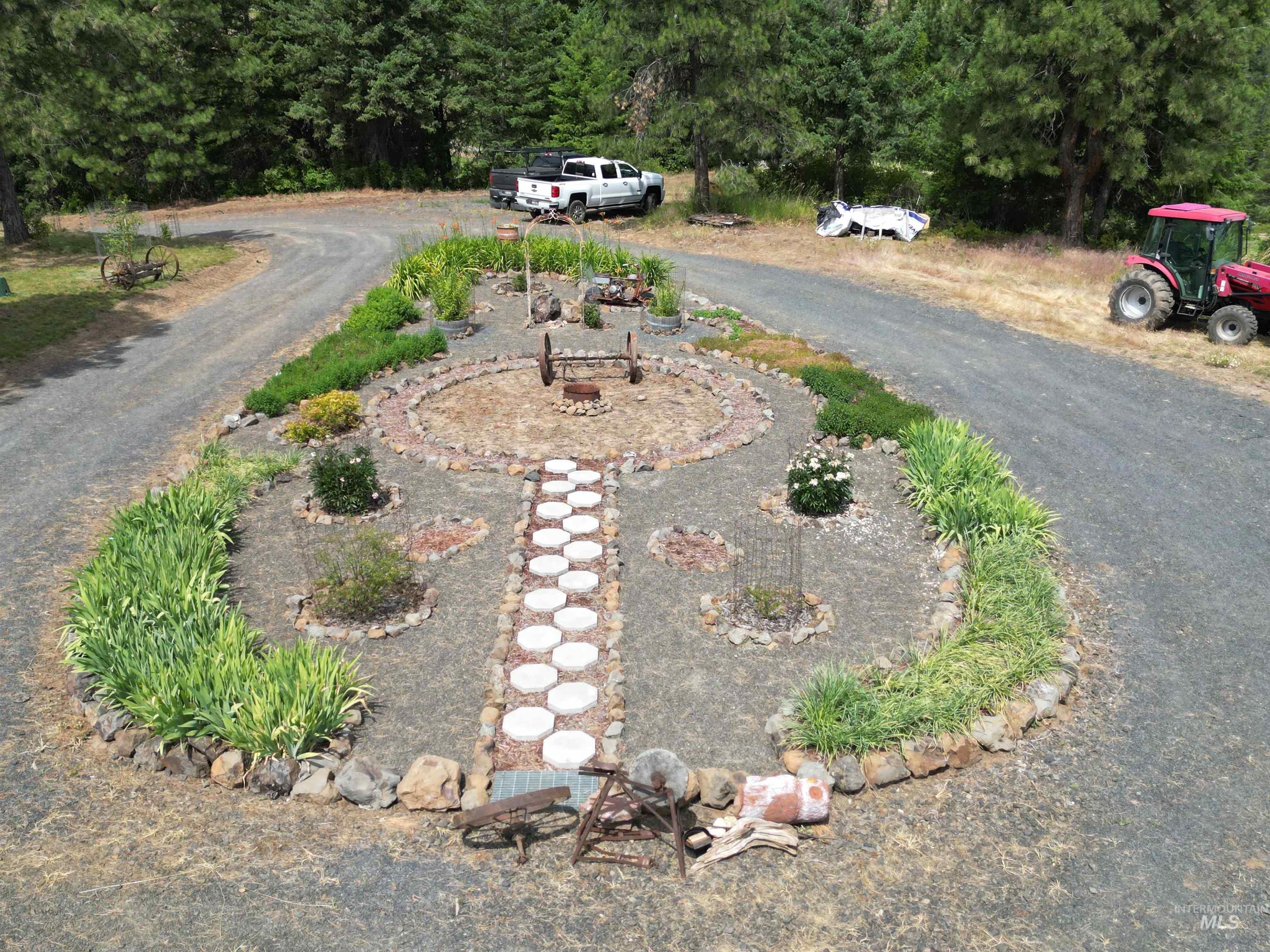 1044 Clemenhagen Rd Property Photo 3