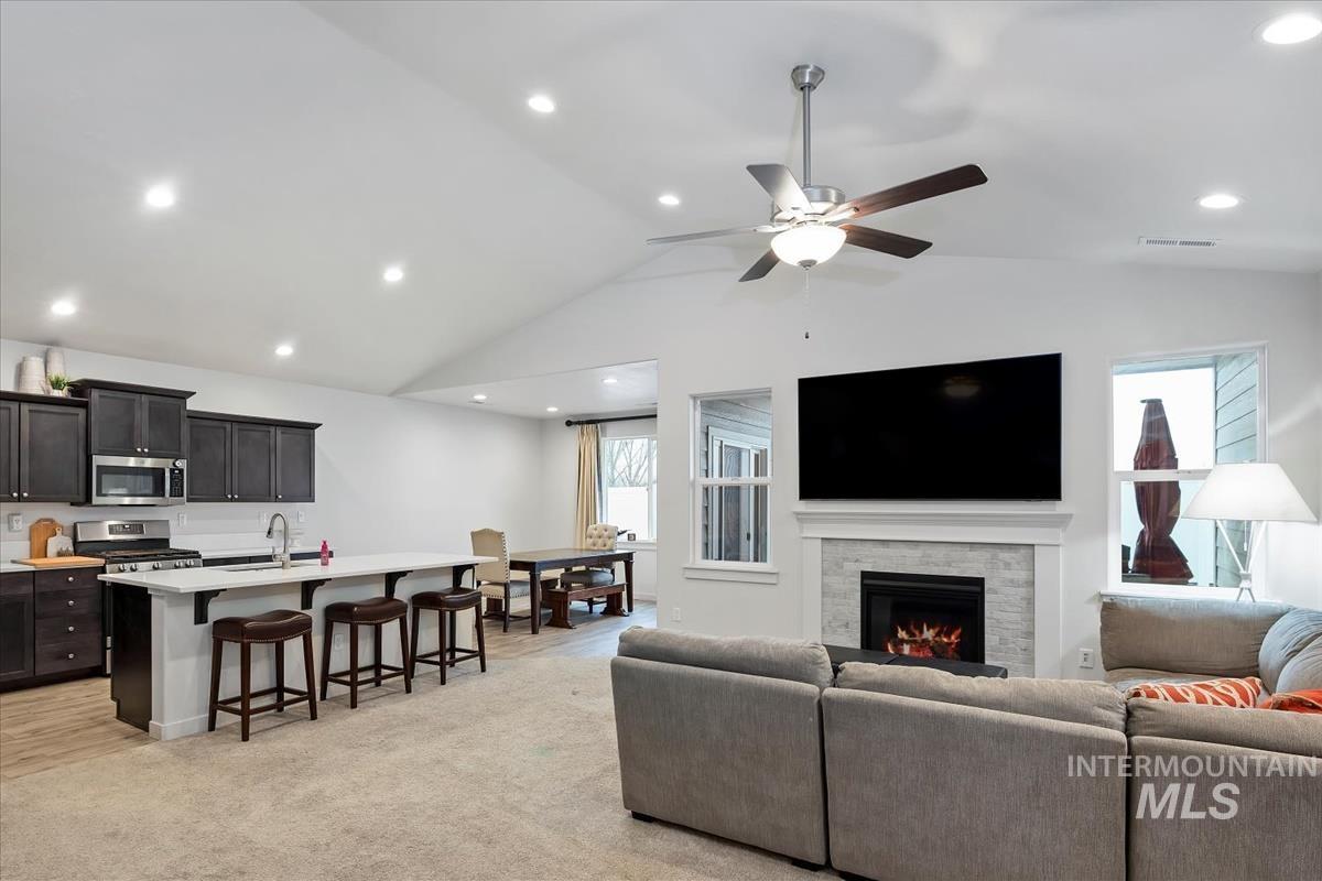 18566 White Rose Pl Property Photo 4