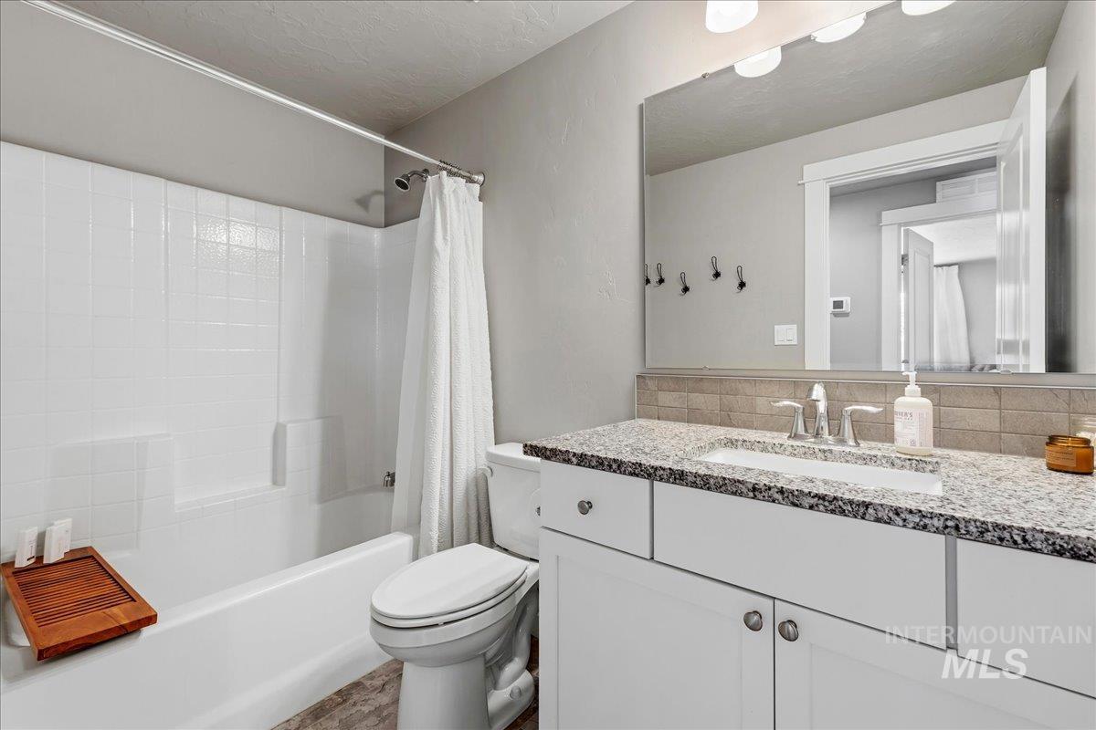 5770 E Walbrook St Property Photo 22