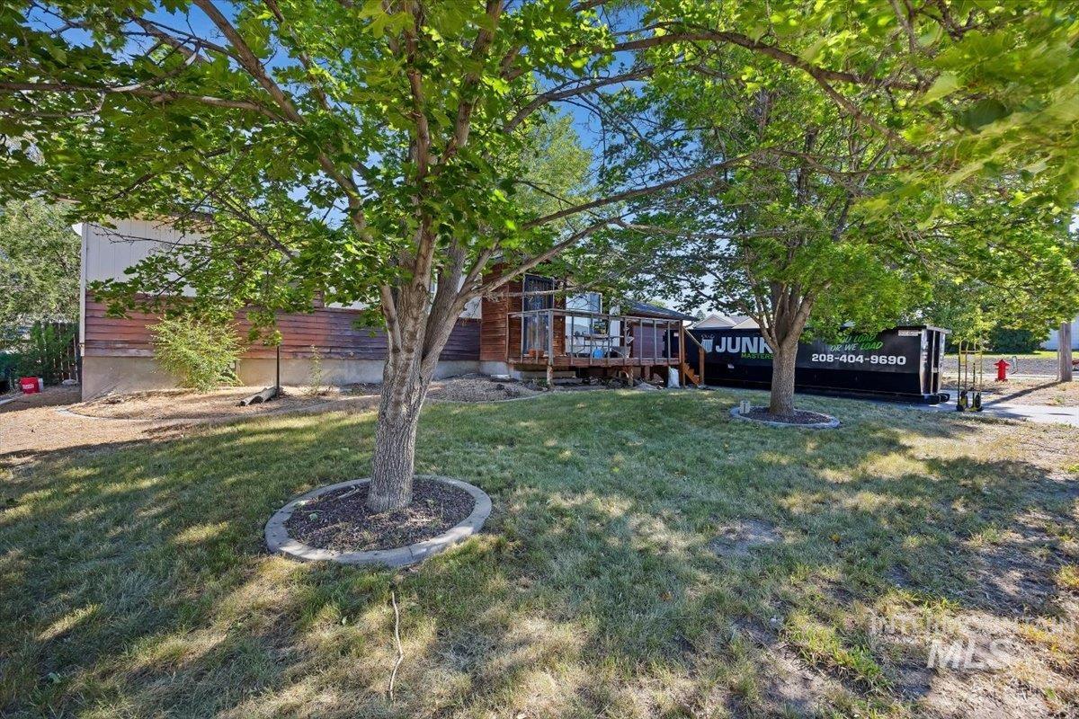 526 E Avenue J Property Photo 1