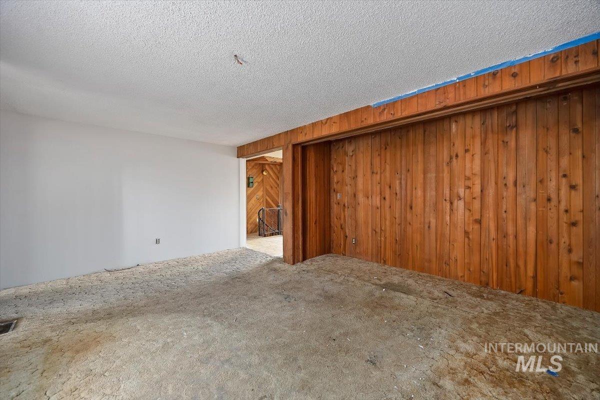 526 E Avenue J Property Photo 5